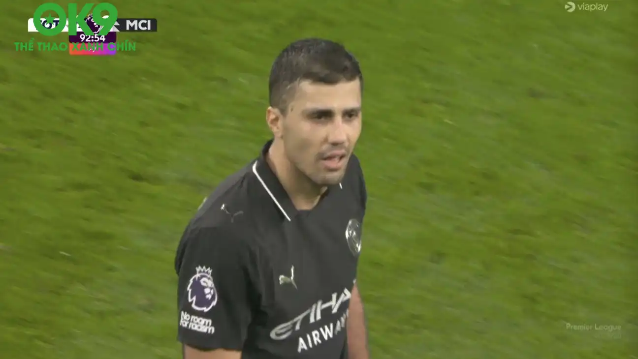 Tiền vệ Rodri khẳng định bàn thắng của Spurs là một pha phạm lỗi rõ ràng và yêu cầu các trọng tài phải chú ý đến những chi tiết nhỏ Tiền vệ Rodri khẳng định bàn thắng của Spurs là một pha phạm lỗi rõ ràng và yêu cầu các trọng tài phải chú ý đến những chi tiết nhỏ